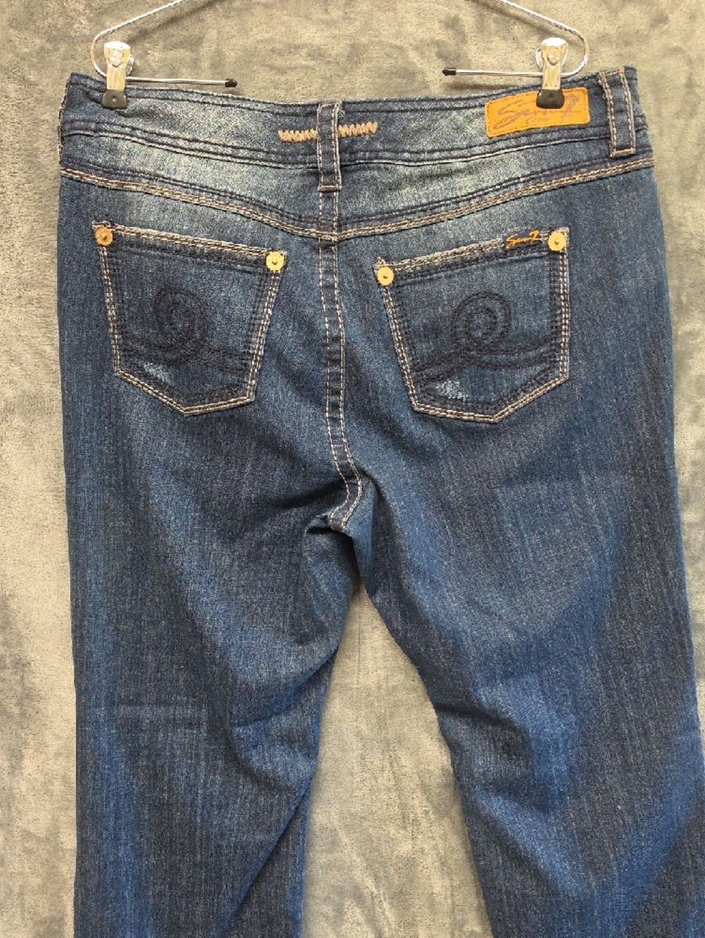 Seven7 Women’s Blue Boot Cut Jeans with Faded Finish sz 16 - Picture 4 of 10